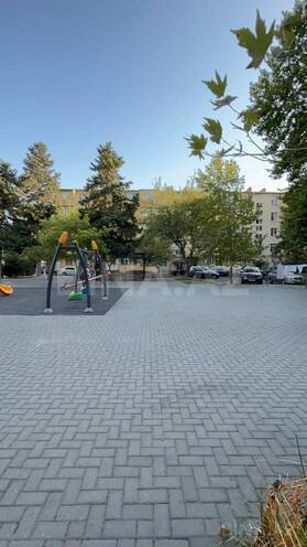 Satılır 2 otaqlı köhnə tikili 50 m², Qara Qarayev m., photo 14 from 16