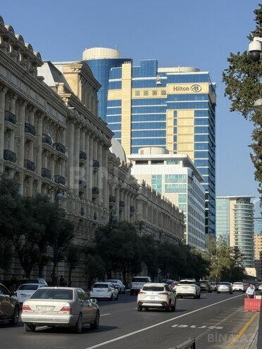 Satılır 3 otaqlı köhnə tikili 120 m², Sahil m., photo 1 from 32