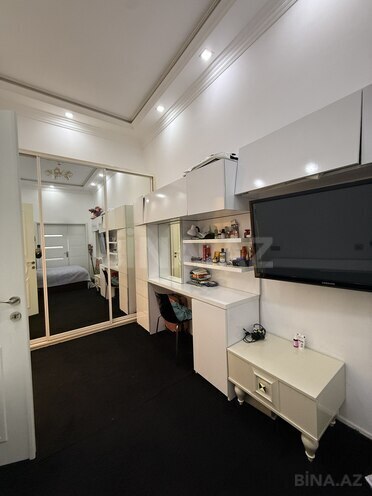Satılır 3 otaqlı köhnə tikili 120 m², Sahil m., photo 17 from 32