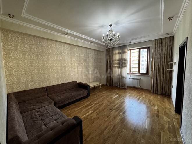 Продаётся 3-комн. новостройка 80 м², м. Кара Караев, photo 1 from 20