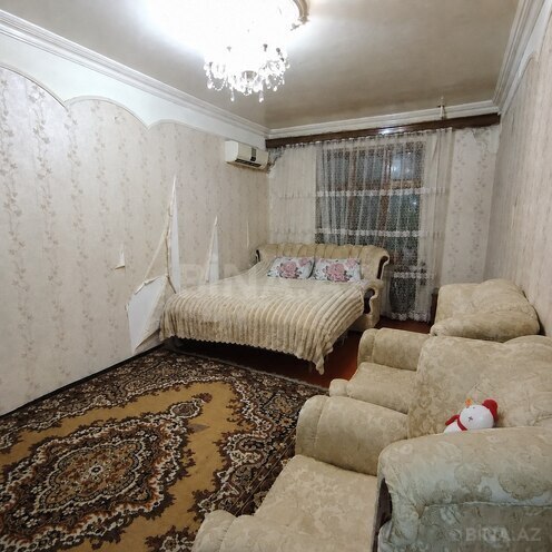 Satılır 2 otaqlı köhnə tikili 55 m², Əhmədli m., photo 1 from 8
