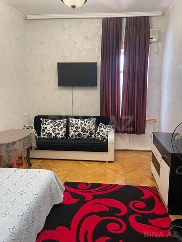 İcarəyə verilir 1 otaqlı köhnə tikili 35 m², 28 May m., photo 1 from 9