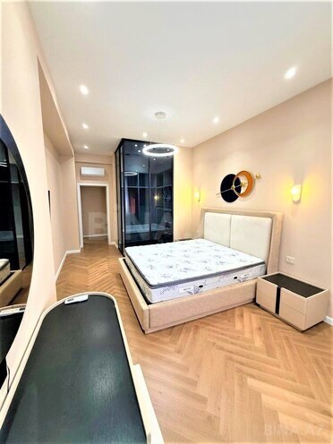 Сдается 3-комн. новостройка 180 м², м. Низами, photo 8 from 21