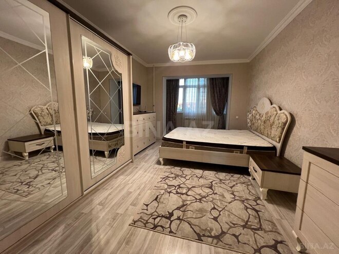 Продаётся 3-комн. вторичка 80 м², м. Элмляр Академиясы, photo 1 from 15