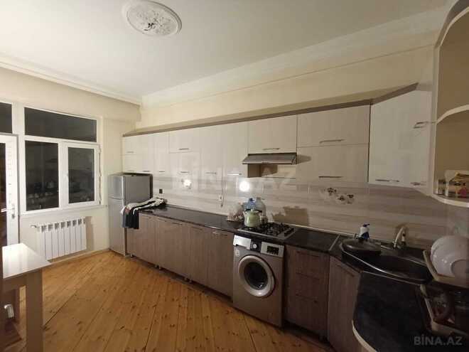 Продаётся 2-комн. вторичка 65 м², м. Элмляр Академиясы, photo 5 from 12