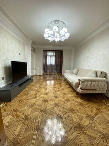 Продаётся 3-комн. вторичка 70 м², м. Элмляр Академиясы, photo 4 from 14