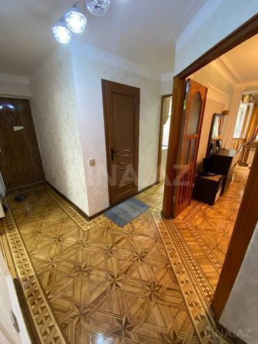 Продаётся 3-комн. вторичка 70 м², м. Элмляр Академиясы, photo 8 from 14