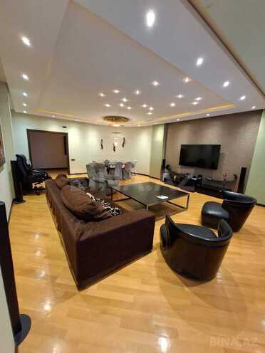 İcarəyə verilir 4 otaqlı yeni tikili 260 m², 28 May m., photo 1 from 22