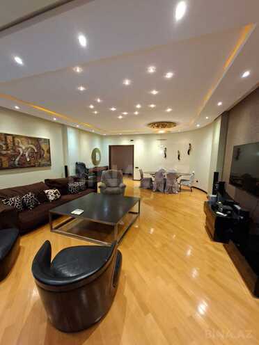 İcarəyə verilir 4 otaqlı yeni tikili 260 m², 28 May m., photo 3 from 22