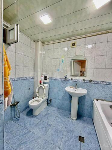Продаётся 3-комн. вторичка 80 м², м. Кара Караев, photo 8 from 9