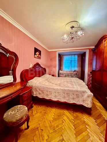 Продаётся 3-комн. вторичка 80 м², м. Кара Караев, photo 3 from 9