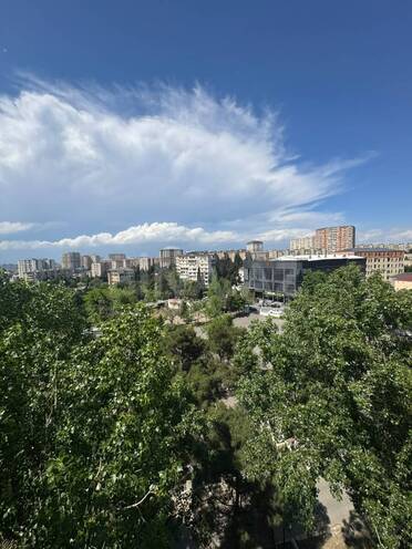 Продаётся 4-комн. вторичка 70 м², м. Ази Асланов, photo 22 from 24