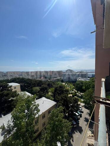 Продаётся 4-комн. вторичка 70 м², м. Ази Асланов, photo 20 from 24