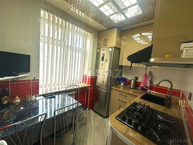 Продаётся 3-комн. вторичка 70 м², м. Нефтчиляр, photo 12 from 13