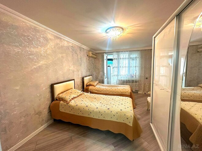 Продаётся 3-комн. вторичка 70 м², м. Нефтчиляр, photo 7 from 13