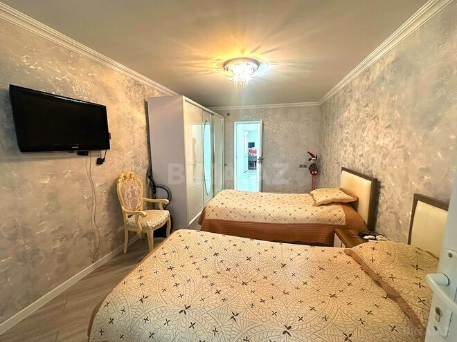 Продаётся 3-комн. вторичка 70 м², м. Нефтчиляр, photo 6 from 13