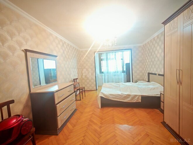 Продаётся 3-комн. вторичка 65 м², м. Иншаатчылар, photo 9 from 18
