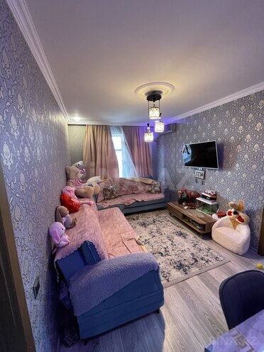 Satılır 2 otaqlı köhnə tikili 50 m², Hövsan q., photo 1 from 12