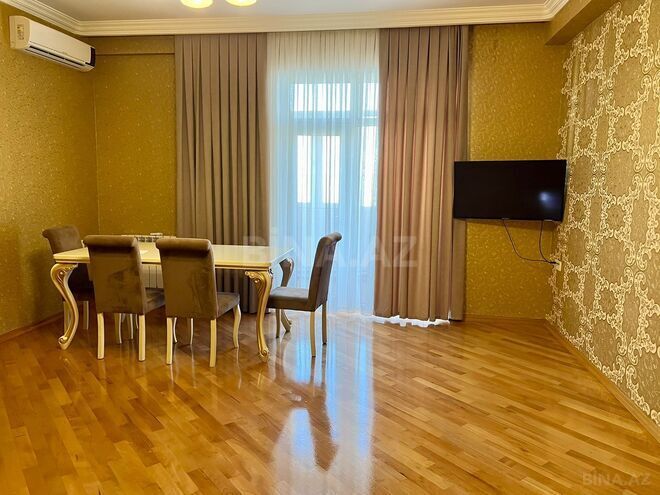 Сдаётся 2-комн. новостройка 65 м², м. Иншаатчылар, photo 1 from 9