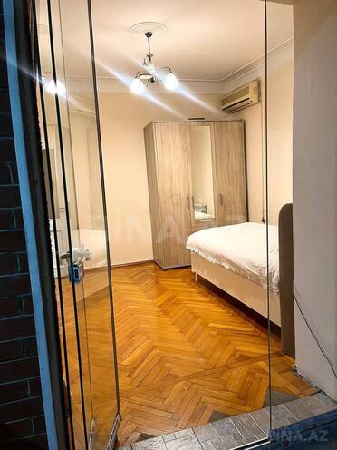 Satılır 4 otaqlı köhnə tikili 110 m², Sahil m., photo 9 from 11
