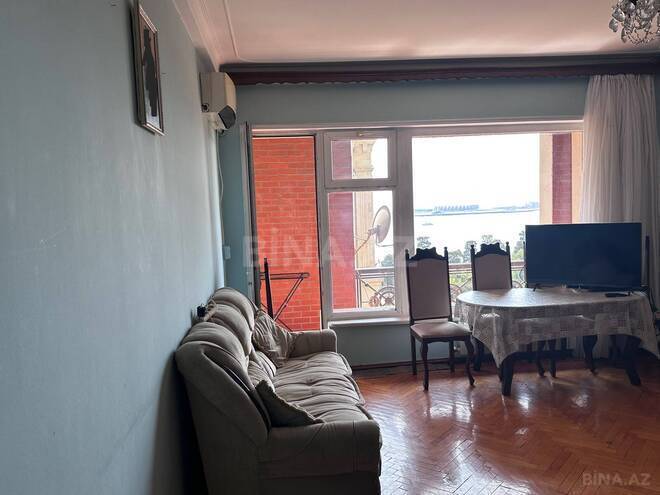 Satılır 4 otaqlı köhnə tikili 110 m², Sahil m., photo 6 from 11