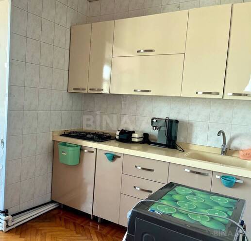 Satılır 4 otaqlı köhnə tikili 110 m², Sahil m., photo 10 from 11