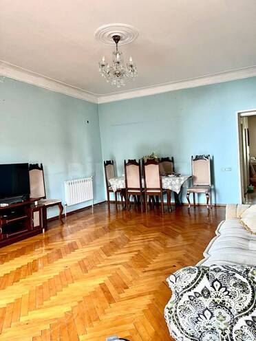 Satılır 4 otaqlı köhnə tikili 110 m², Sahil m., photo 8 from 11