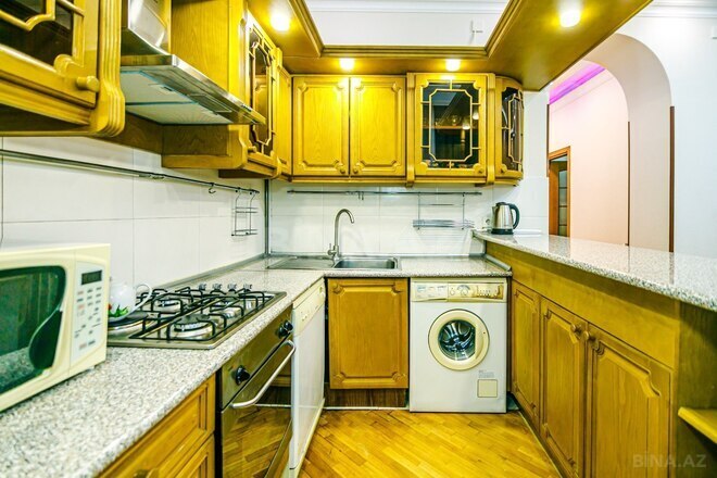 İcarəyə verilir 3 otaqlı köhnə tikili 87 m², Sahil m., photo 21 from 32
