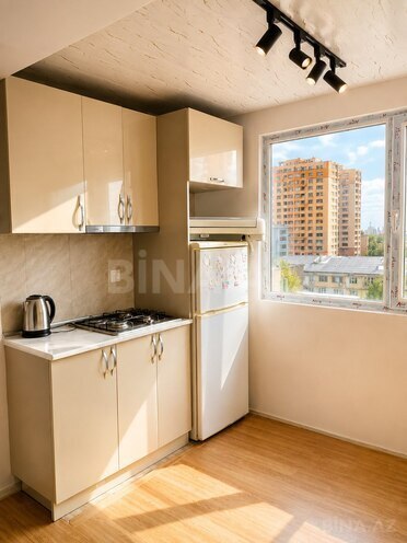 Satılır 2 otaqlı köhnə tikili 45 m², İnşaatçılar m., photo 4 from 9