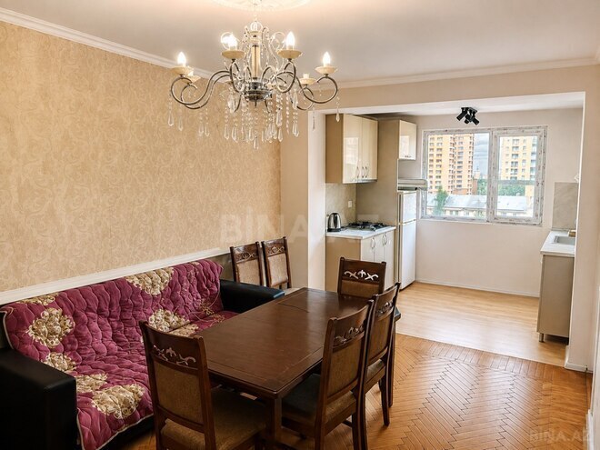 Satılır 2 otaqlı köhnə tikili 45 m², İnşaatçılar m., photo 1 from 9
