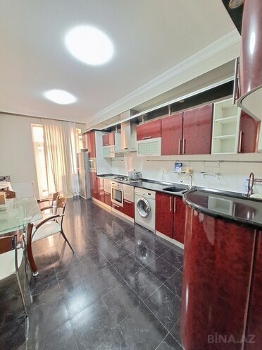 Сдаётся 2-комн. новостройка 100 м², м. Низами, photo 1 from 13
