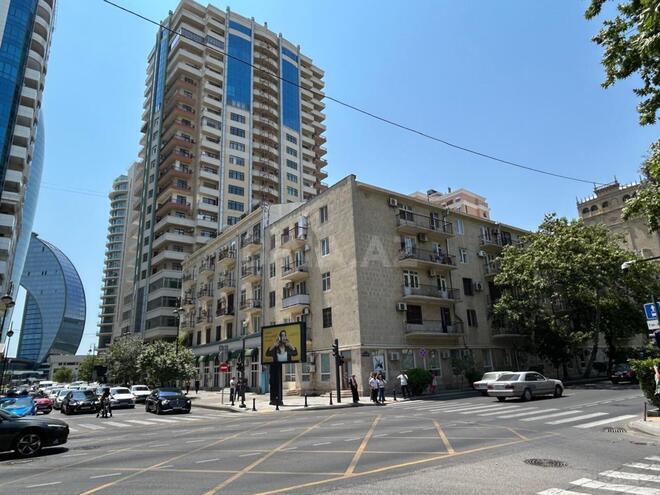 İcarəyə verilir 2 otaqlı köhnə tikili 70 m², 28 May m., photo 22 from 23