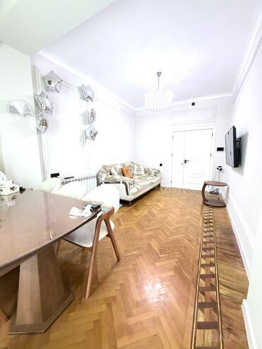 Satılır 3 otaqlı köhnə tikili 100 m², Nizami m., photo 4 from 17