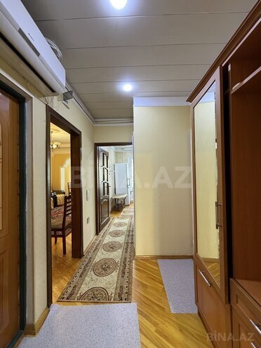 Satılır 2 otaqlı köhnə tikili 60 m², Bakıxanov q., photo 1 from 26