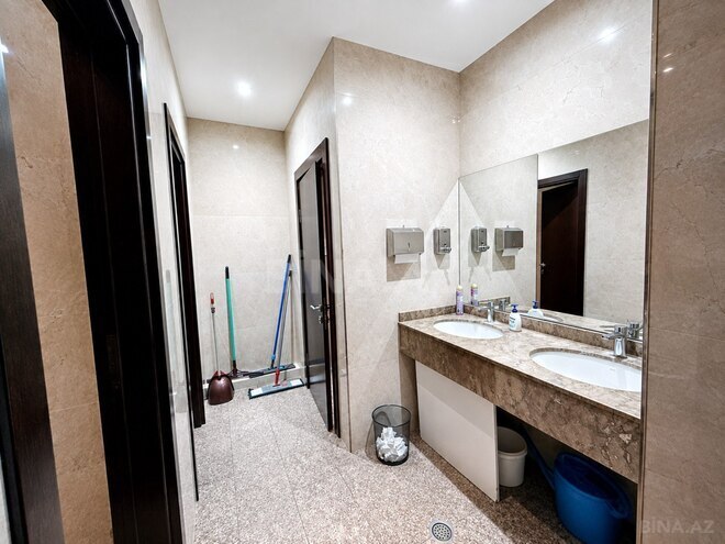 İcarəyə verilir 12 otaqlı ofis 545 m², 28 May m., photo 30 from 31