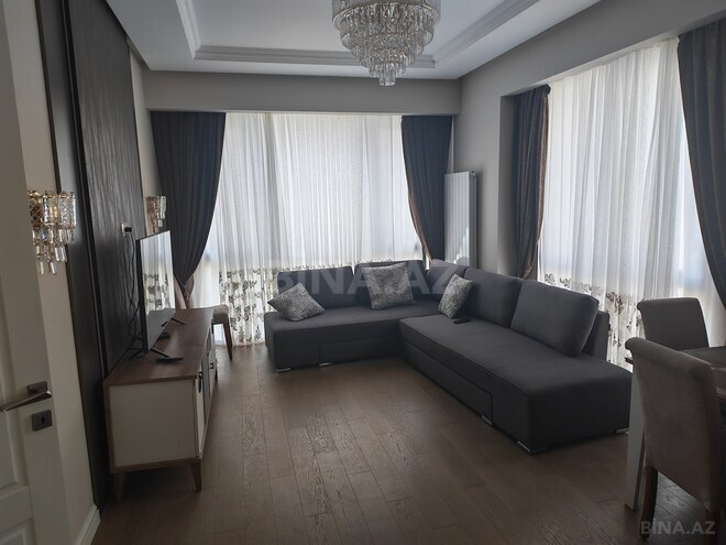 İcarəyə verilir 3 otaqlı yeni tikili 85 m², Bakmil m., photo 1 from 10