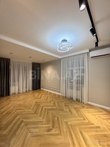 Продаётся 2-комн. вторичка 45 м², м. Элмляр Академиясы, photo 1 from 11