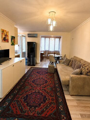 Продаётся 2-комн. вторичка 50 м², м. Низами, photo 1 from 15
