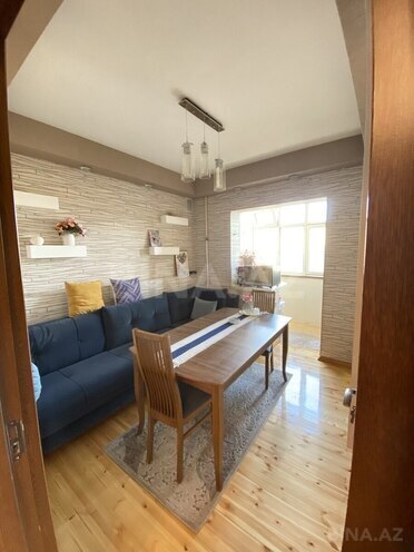 Satılır 3 otaqlı köhnə tikili 72 m², 8-ci mikrorayon q., photo 1 from 12