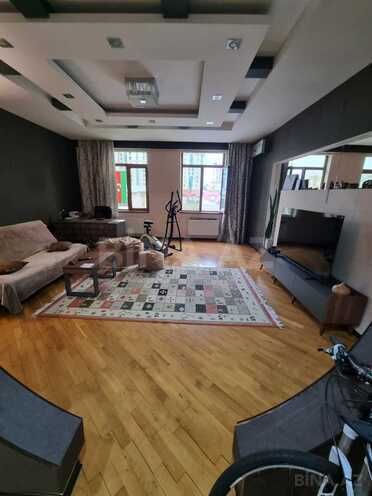 Продаётся 3-комн. новостройка 135 м², м. Низами, photo 1 from 10