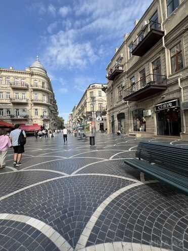 Satılır 2 otaqlı köhnə tikili 48 m², Sahil m., photo 1 from 13