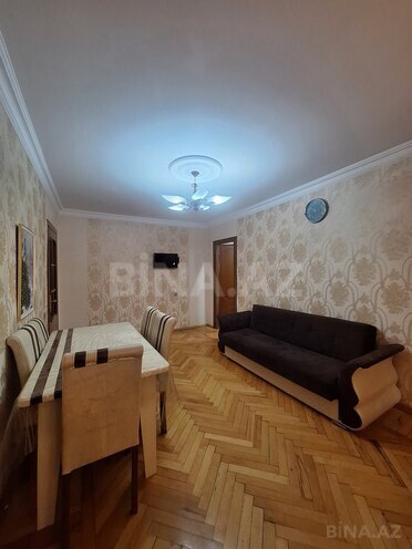 Satılır 2 otaqlı köhnə tikili 50 m², İnşaatçılar m., photo 8 from 30