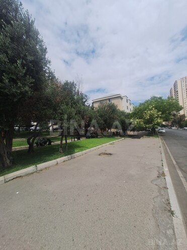 Satılır 2 otaqlı köhnə tikili 50 m², İnşaatçılar m., photo 1 from 30