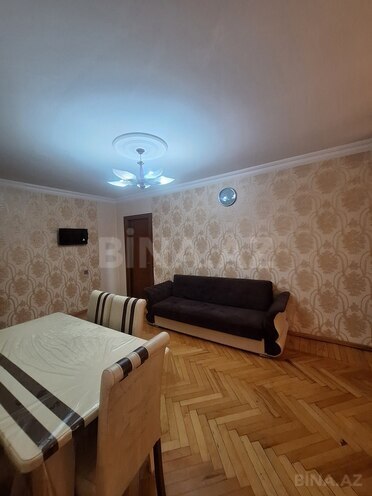 Satılır 2 otaqlı köhnə tikili 50 m², İnşaatçılar m., photo 13 from 30