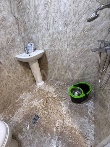 Satılır 2 otaqlı köhnə tikili 55 m², İnşaatçılar m., photo 27 from 28