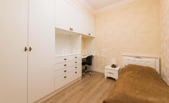 Сдаётся 3-комн. новостройка 118 м², м. 8 ноября, photo 14 from 17