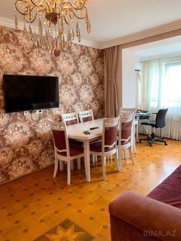 Сдаётся 2-комн. вторичка 55 м², м. Ичеришехер, photo 1 from 18