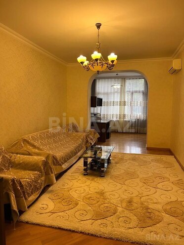 Сдаётся 2-комн. вторичка 65 м², м. Ичеришехер, photo 1 from 13