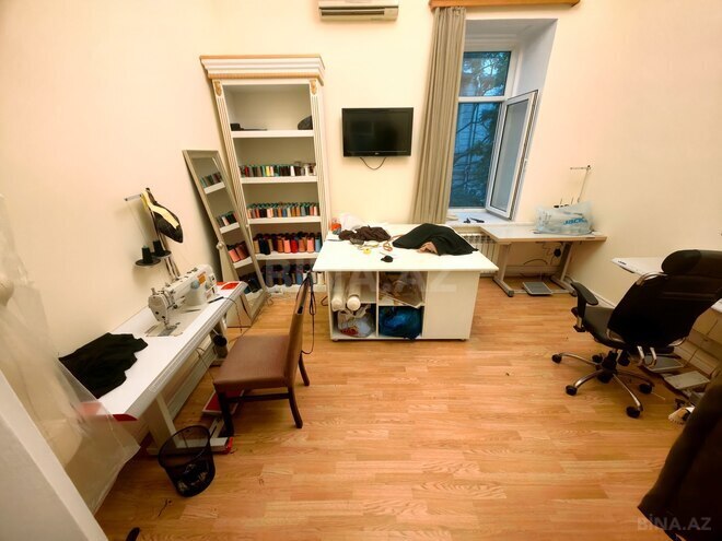 Satılır 3 otaqlı köhnə tikili 80 m², Sahil m., photo 19 from 32