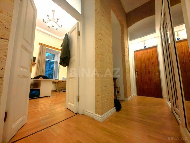 Satılır 3 otaqlı köhnə tikili 80 m², Sahil m., photo 23 from 32
